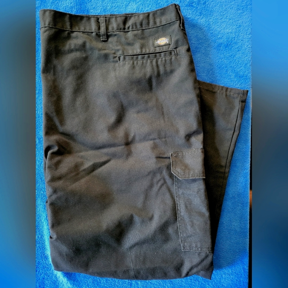 Dickies Men's Occupational Wear Black Work Pants With Cargo Pockets 54x28